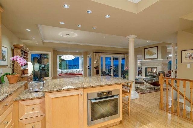 71121 at 2286 Ottawa Avenue, West Vancouver