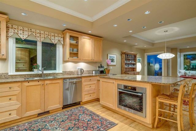 71126 at 2286 Ottawa Avenue, West Vancouver