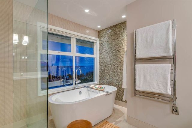 71161 at 2286 Ottawa Avenue, West Vancouver