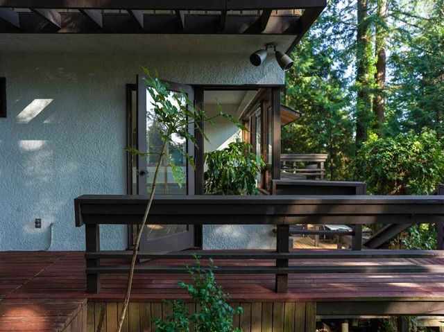 74020 at 615 E Kings Road, North Vancouver