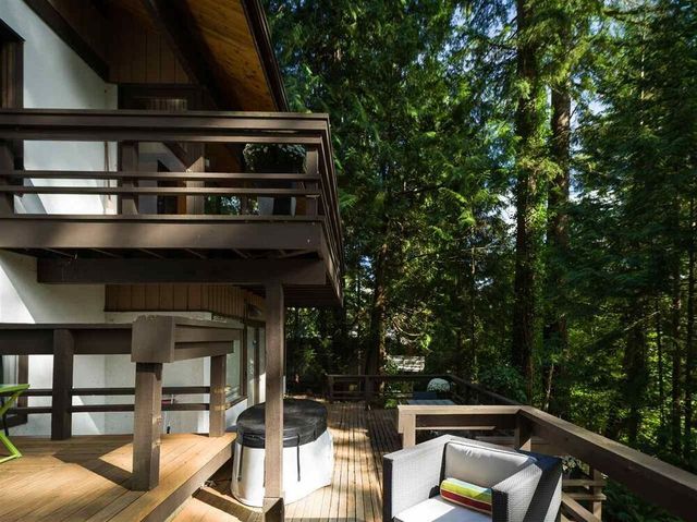 74054 at 615 E Kings Road, North Vancouver