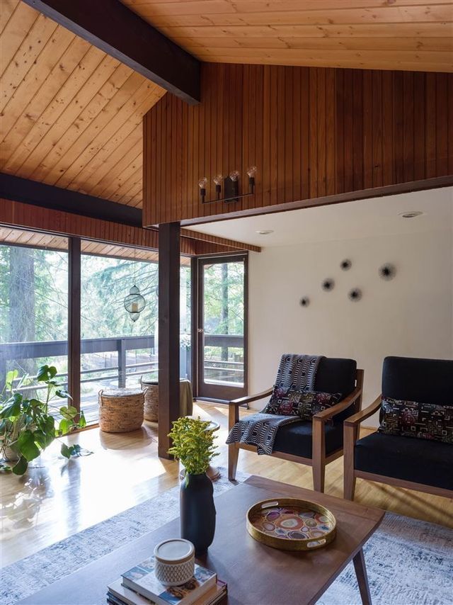 74174 at 615 E Kings Road, North Vancouver