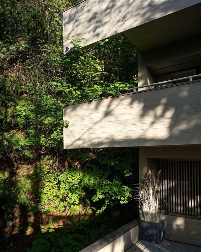 73946 at 5338 Montiverdi Place, West Vancouver