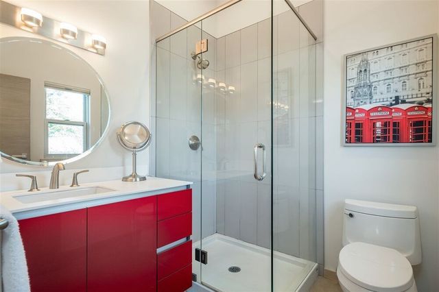 74392 at 752 E 5th Street, North Vancouver