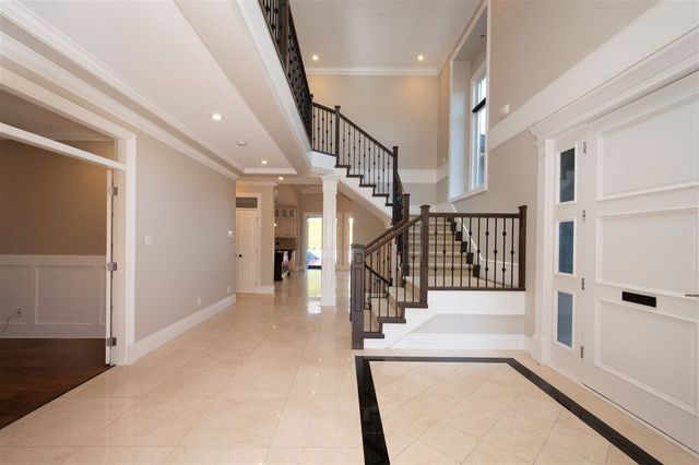 74577 at 1425 Sutherland Avenue, North Vancouver