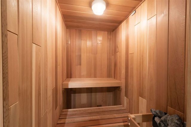 74687 at 1425 Sutherland Avenue, North Vancouver