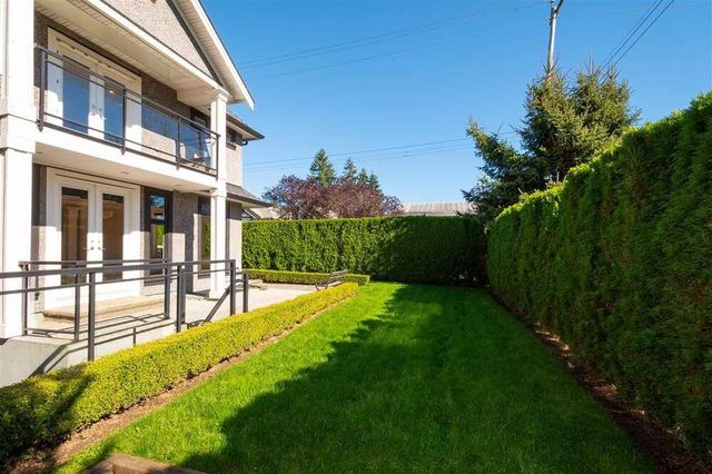 74717 at 1425 Sutherland Avenue, North Vancouver