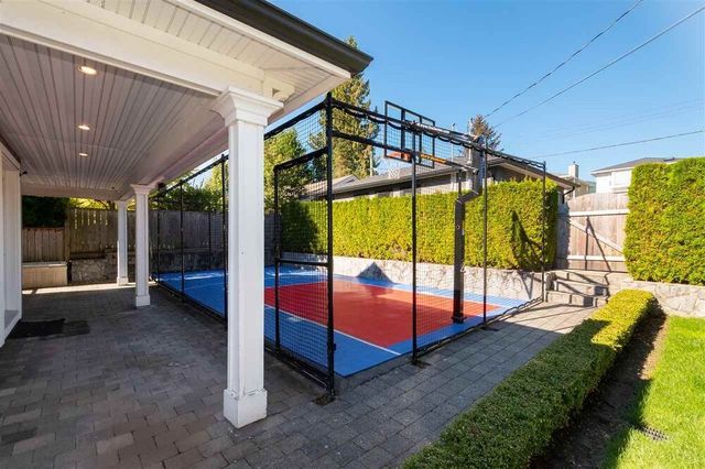 74722 at 1425 Sutherland Avenue, North Vancouver