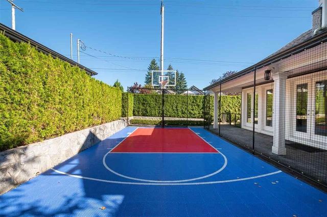 74727 at 1425 Sutherland Avenue, North Vancouver