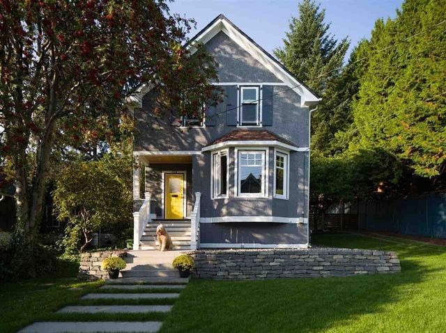 75667 at 124 W Queens Road, North Vancouver