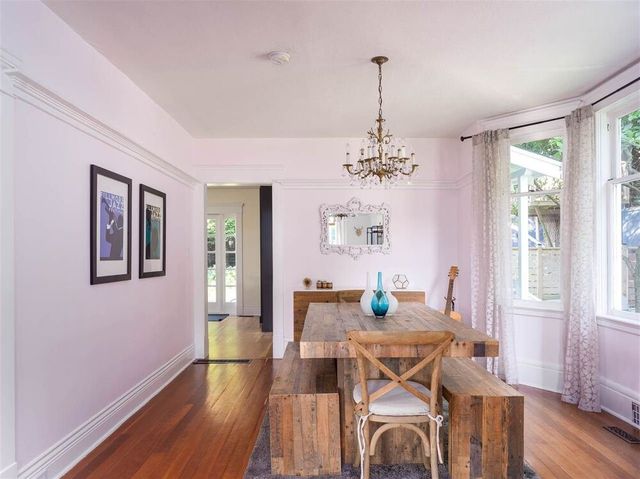 75707 at 124 W Queens Road, North Vancouver