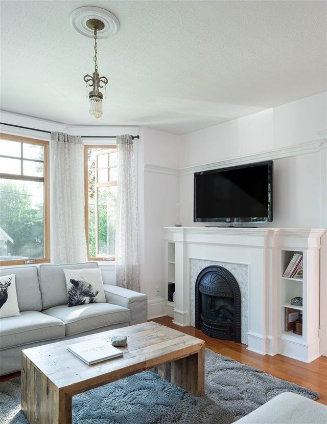 75717 at 124 W Queens Road, North Vancouver