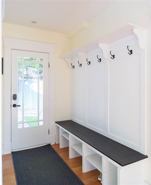 75737 at 124 W Queens Road, North Vancouver