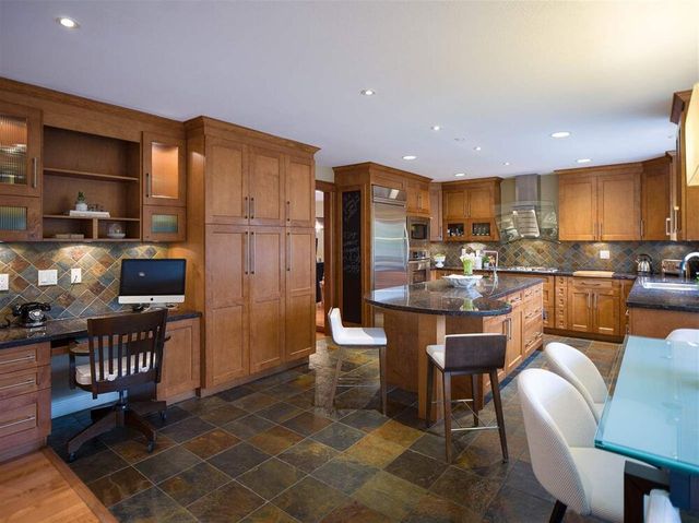 76155 at 931 Forest Hills Drive, North Vancouver