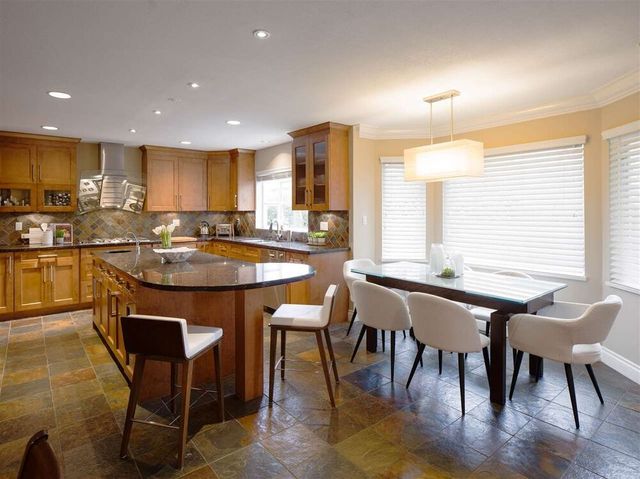 76170 at 931 Forest Hills Drive, North Vancouver