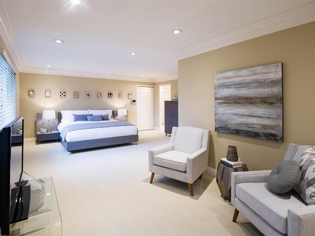 76190 at 931 Forest Hills Drive, North Vancouver