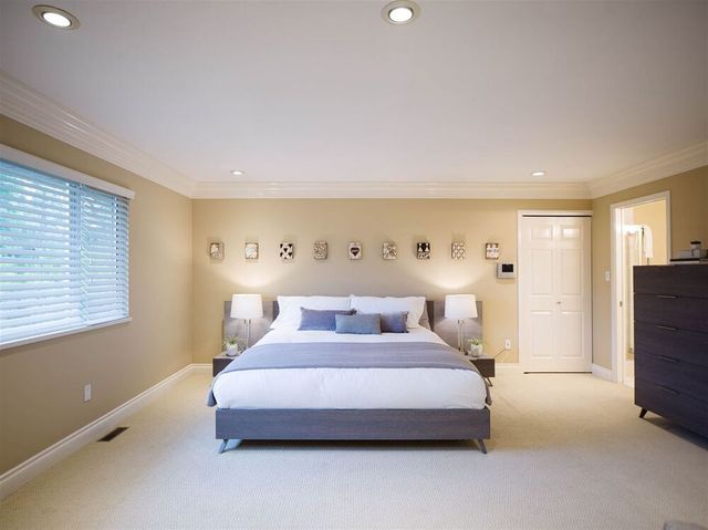 76195 at 931 Forest Hills Drive, North Vancouver