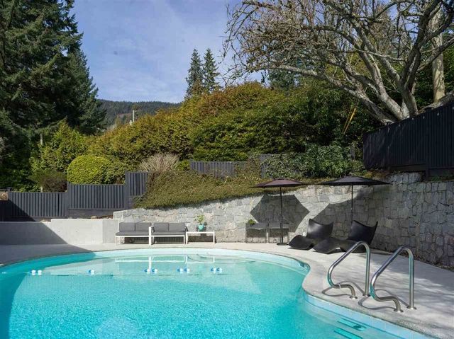 77027 at 2740 Rosebery Avenue, West Vancouver