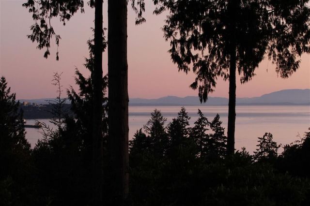 77052 at 2740 Rosebery Avenue, West Vancouver