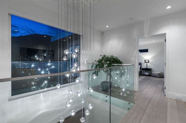 77770 at 977 Hampshire Road, North Vancouver