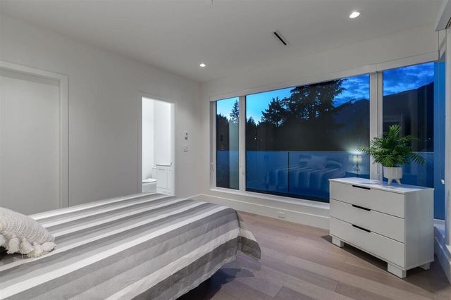 77800 at 977 Hampshire Road, North Vancouver