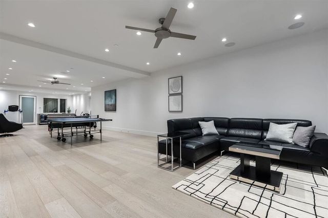 77830 at 977 Hampshire Road, North Vancouver