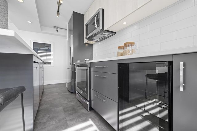 78267 at 907 - 145 St. Georges Avenue, North Vancouver