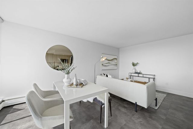 78272 at 907 - 145 St. Georges Avenue, North Vancouver