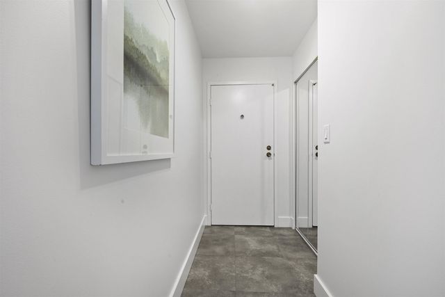 78302 at 907 - 145 St. Georges Avenue, North Vancouver