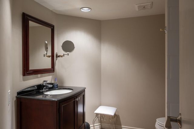 78037 at 703 - 1480 Duchess Avenue, West Vancouver