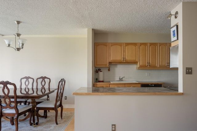 78040 at 703 - 1480 Duchess Avenue, West Vancouver