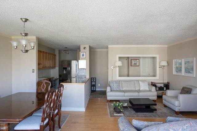 78044 at 703 - 1480 Duchess Avenue, West Vancouver