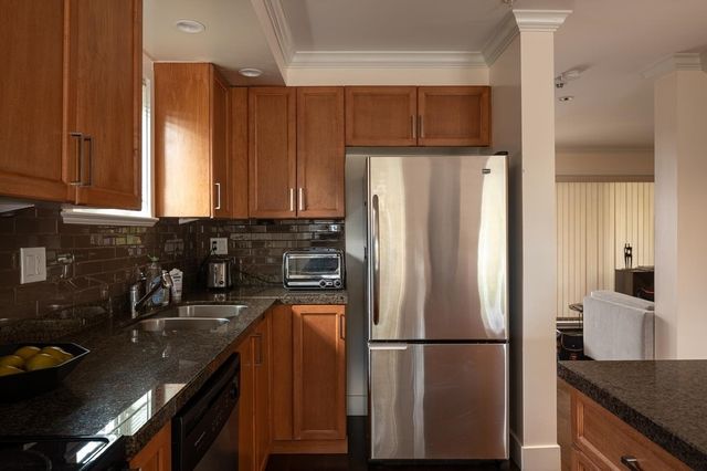 78143 at 1121 St. Andrews Avenue, North Vancouver