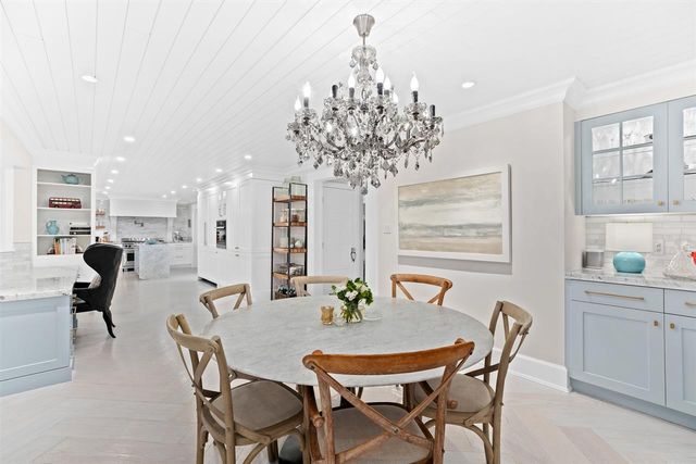 262637063-13 at 4627 Caulfield Drive, West Vancouver