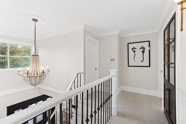 262637063-19 at 4627 Caulfield Drive, West Vancouver