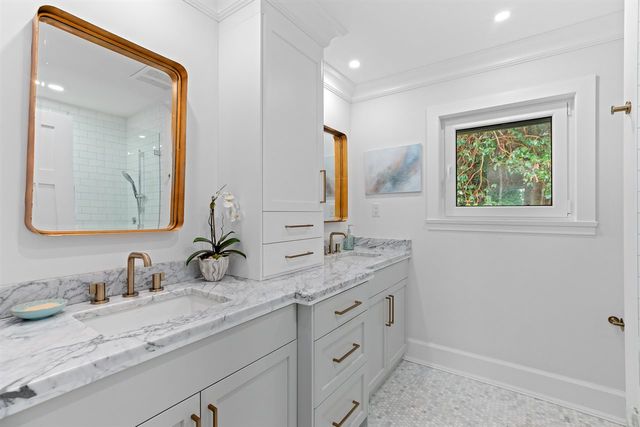 262637063-26 at 4627 Caulfield Drive, West Vancouver