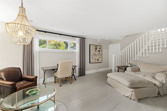 262637063-30 at 4627 Caulfield Drive, West Vancouver