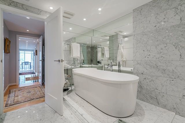 262662930-28 at 1502 - 1790 Bayshore Drive, Vancouver West