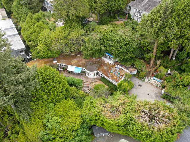 262650161-3 at 931 Esquimalt Avenue, Park Royal, West Vancouver