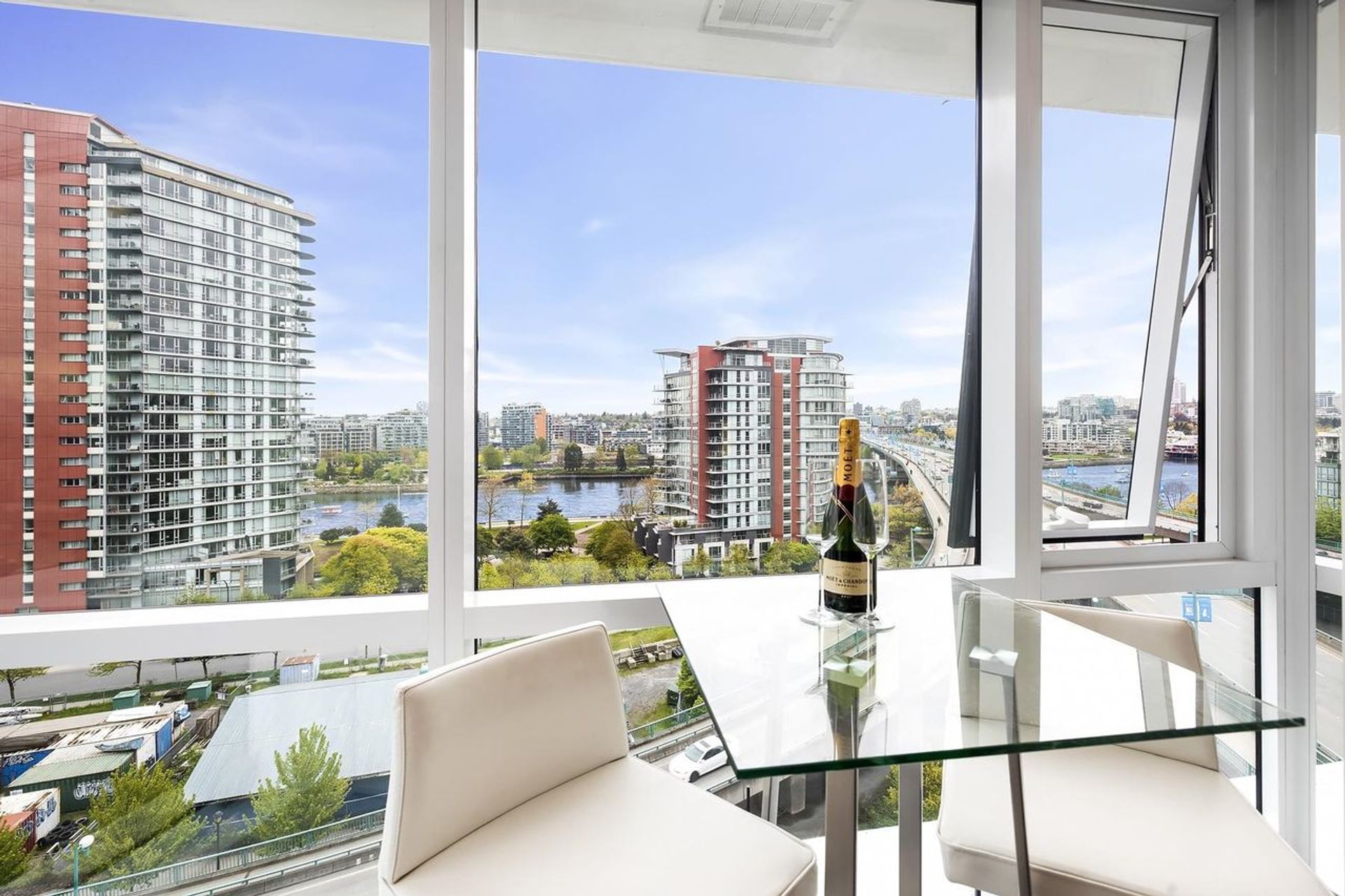 1009 - 68 Smithe Street, Downtown VW, Vancouver West - 68-smithe-street-downtown-vw-vancouver-west-13