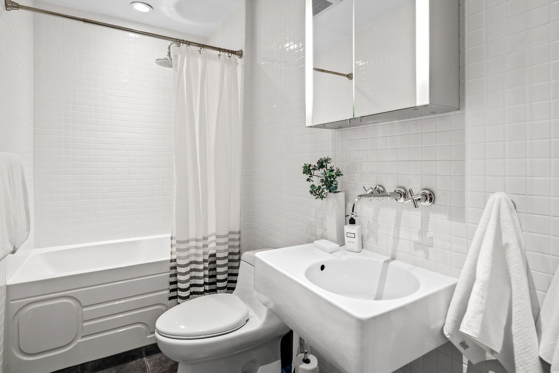 1725 Mcspadden Avenue, Grandview Woodland, Vancouver East - 1725mcspaddenave-39 1725 Mcspadden Avenue, Grandview Woodland, Vancouver East - 1725mcspaddenave-39