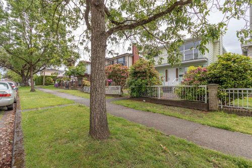 3268 E 18th Avenue, Renfrew Heights, Vancouver East - 3268-e-18th-avenue-renfrew-heights-vancouver-east-01