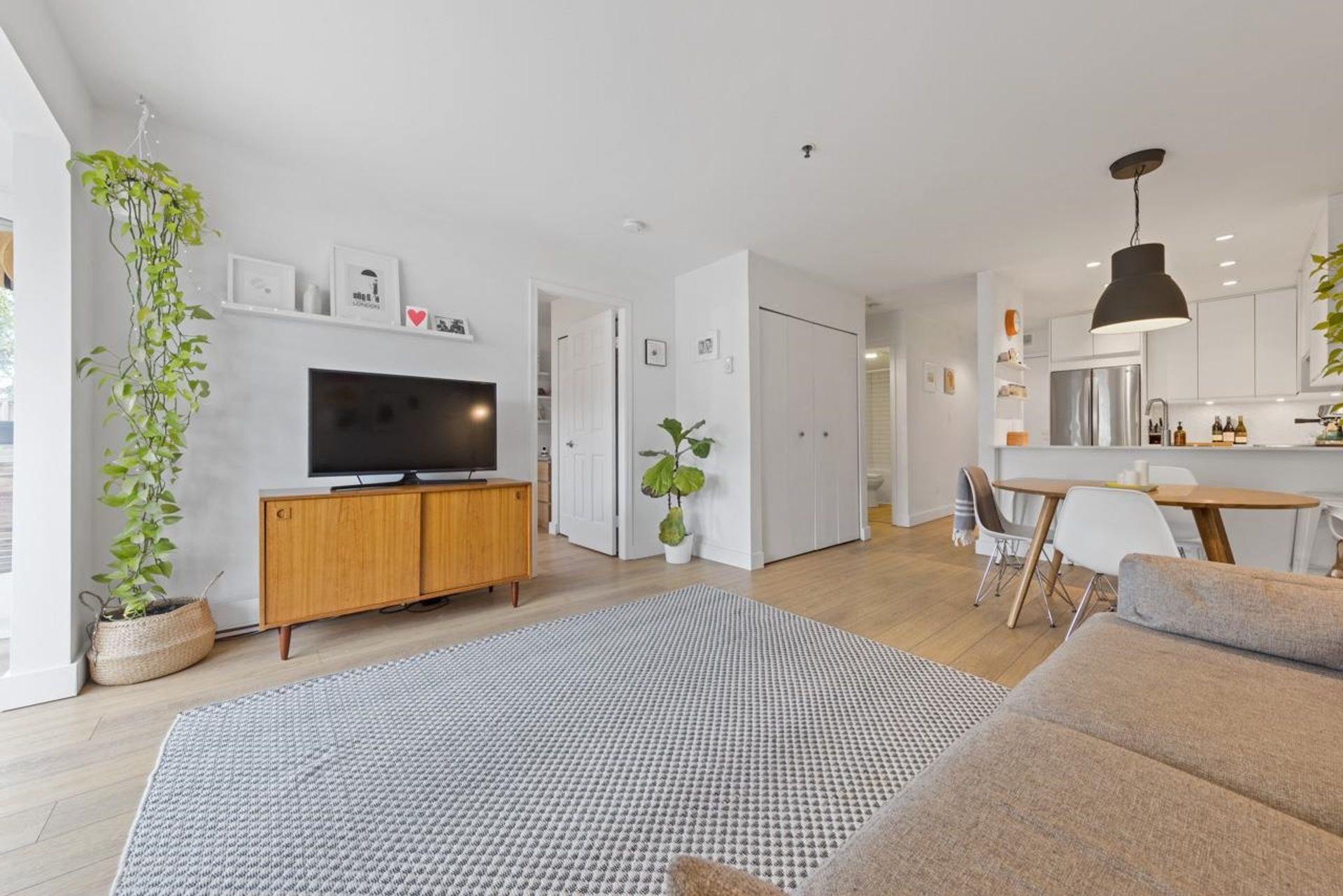 206 - 555 E 8th Avenue, Mount Pleasant VE, Vancouver East - 262704894-1