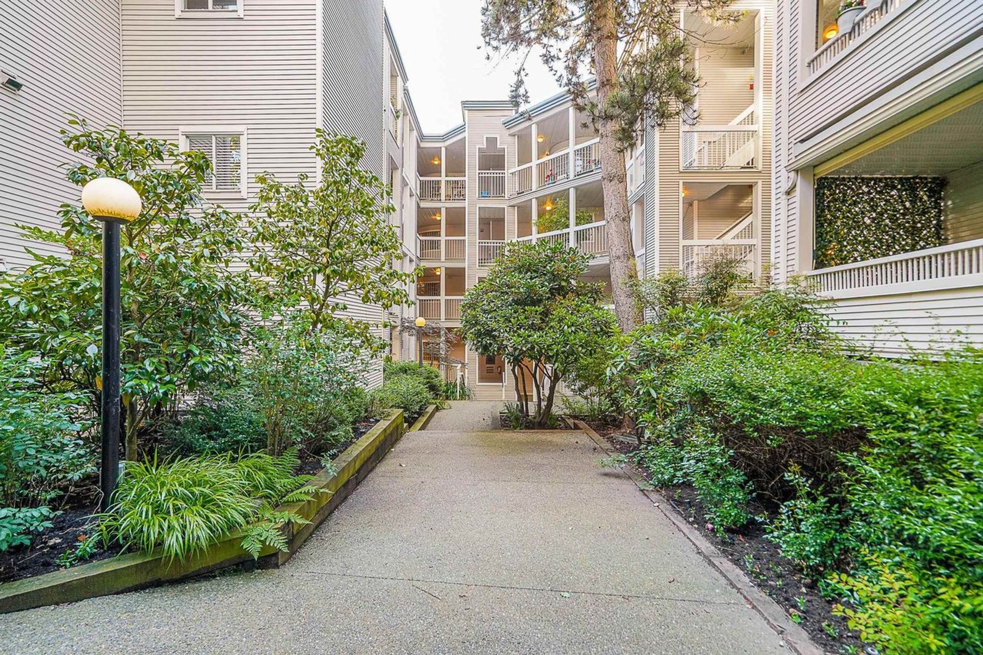 307 - 1465 Comox Street, West End VW, Vancouver West - 1465-comox-street-west-end-vw-vancouver-west-04