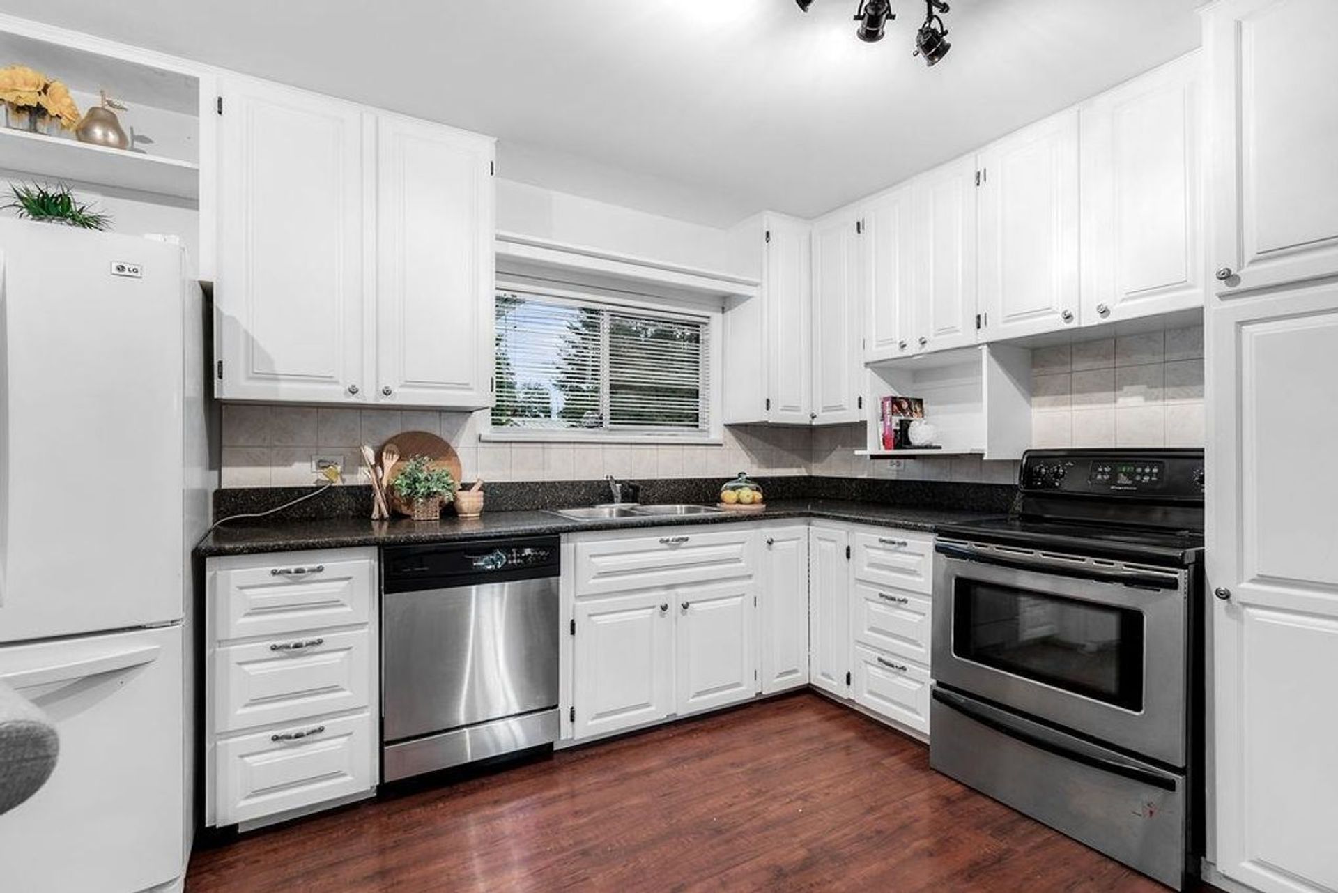 20865 Camwood Avenue, Southwest Maple Ridge, Maple Ridge - 20865-camwood-avenue-southwest-maple-ridge-maple-ridge-05 20865 Camwood Avenue, Southwest Maple Ridge, Maple Ridge - 20865-camwood-avenue-southwest-maple-ridge-maple-ridge-05