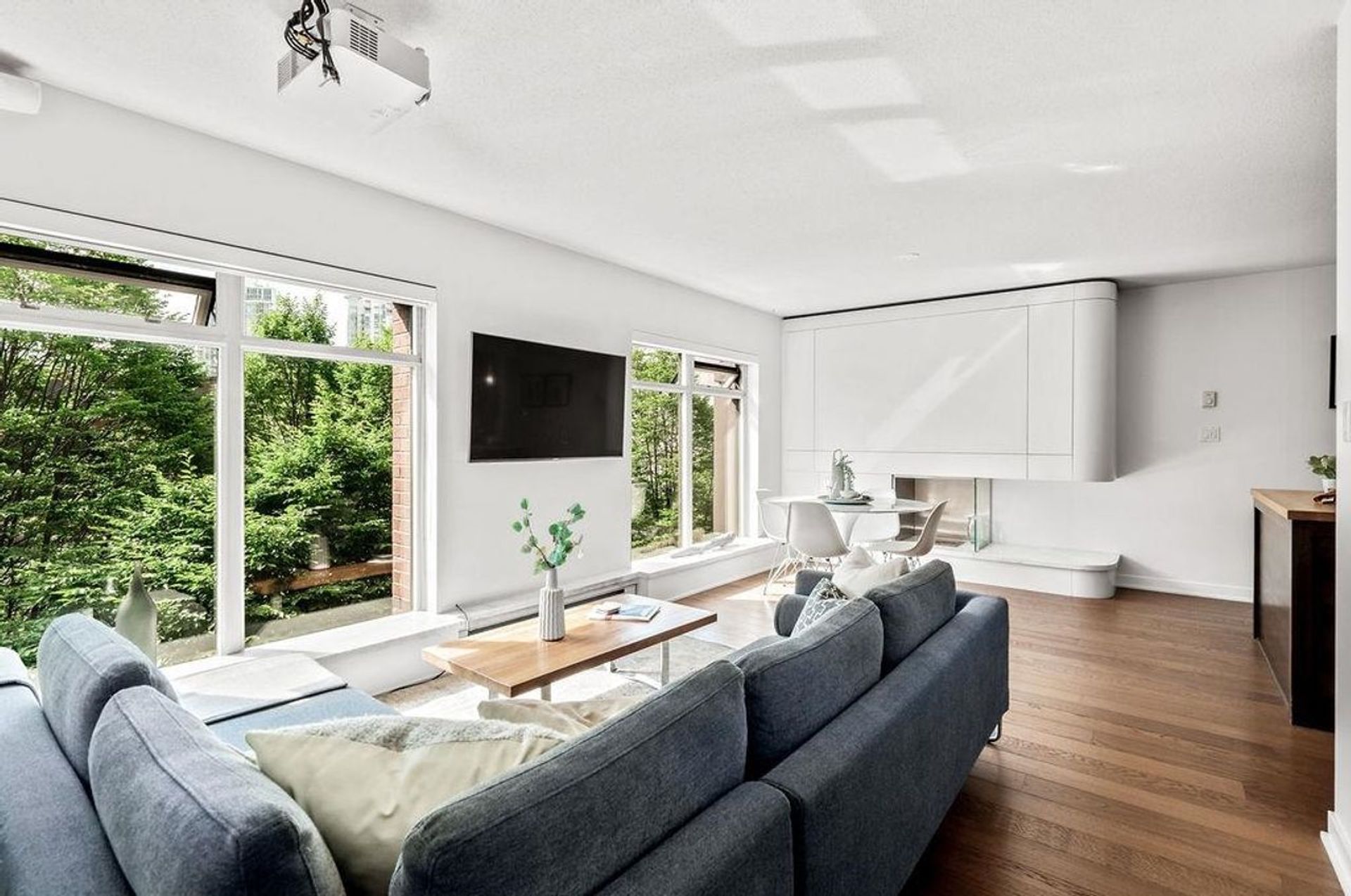 404 - 1055 Homer Street, Yaletown, Vancouver West photo number 1 404 - 1055 Homer Street, Yaletown, Vancouver West photo number 1