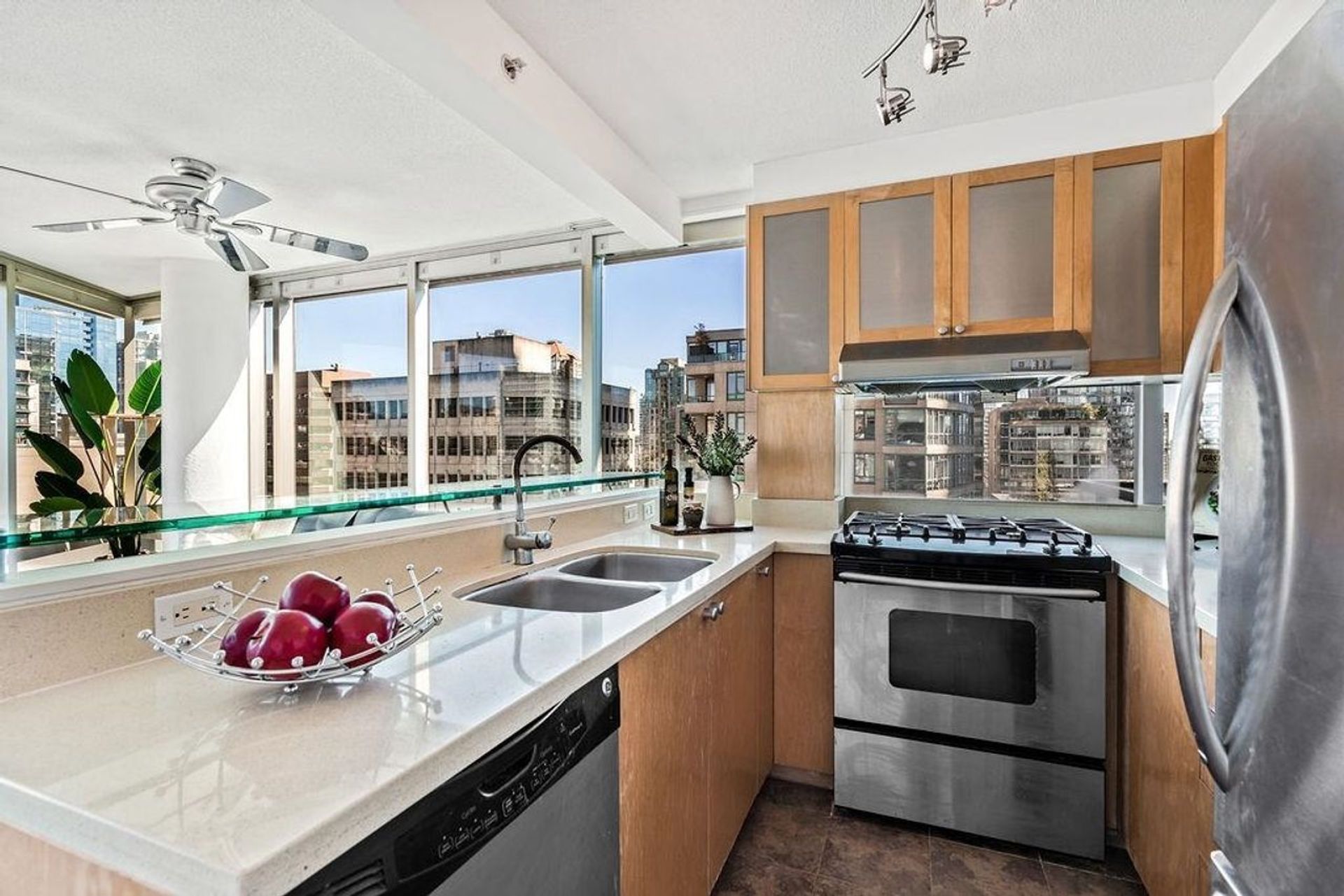 1202 - 1003 Burnaby Street, West End VW, Vancouver West - 1003-burnaby-street-west-end-vw-vancouver-west-07 1202 - 1003 Burnaby Street, West End VW, Vancouver West - 1003-burnaby-street-west-end-vw-vancouver-west-07