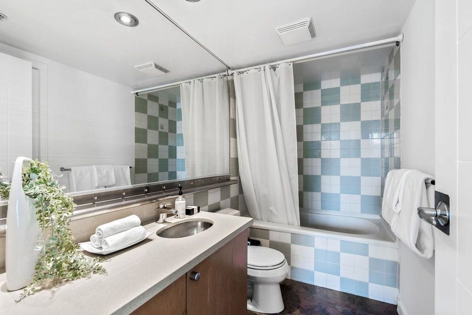 1202 - 1003 Burnaby Street, West End VW, Vancouver West - 1003-burnaby-street-west-end-vw-vancouver-west-16 1202 - 1003 Burnaby Street, West End VW, Vancouver West - 1003-burnaby-street-west-end-vw-vancouver-west-16