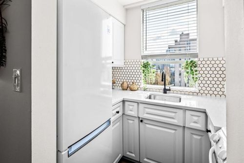 1103 - 1534 Harwood Street, West End VW, Vancouver West - 1534-harwood-street-west-end-vw-vancouver-west-15 thumbnail 1103 - 1534 Harwood Street, West End VW, Vancouver West - 1534-harwood-street-west-end-vw-vancouver-west-15