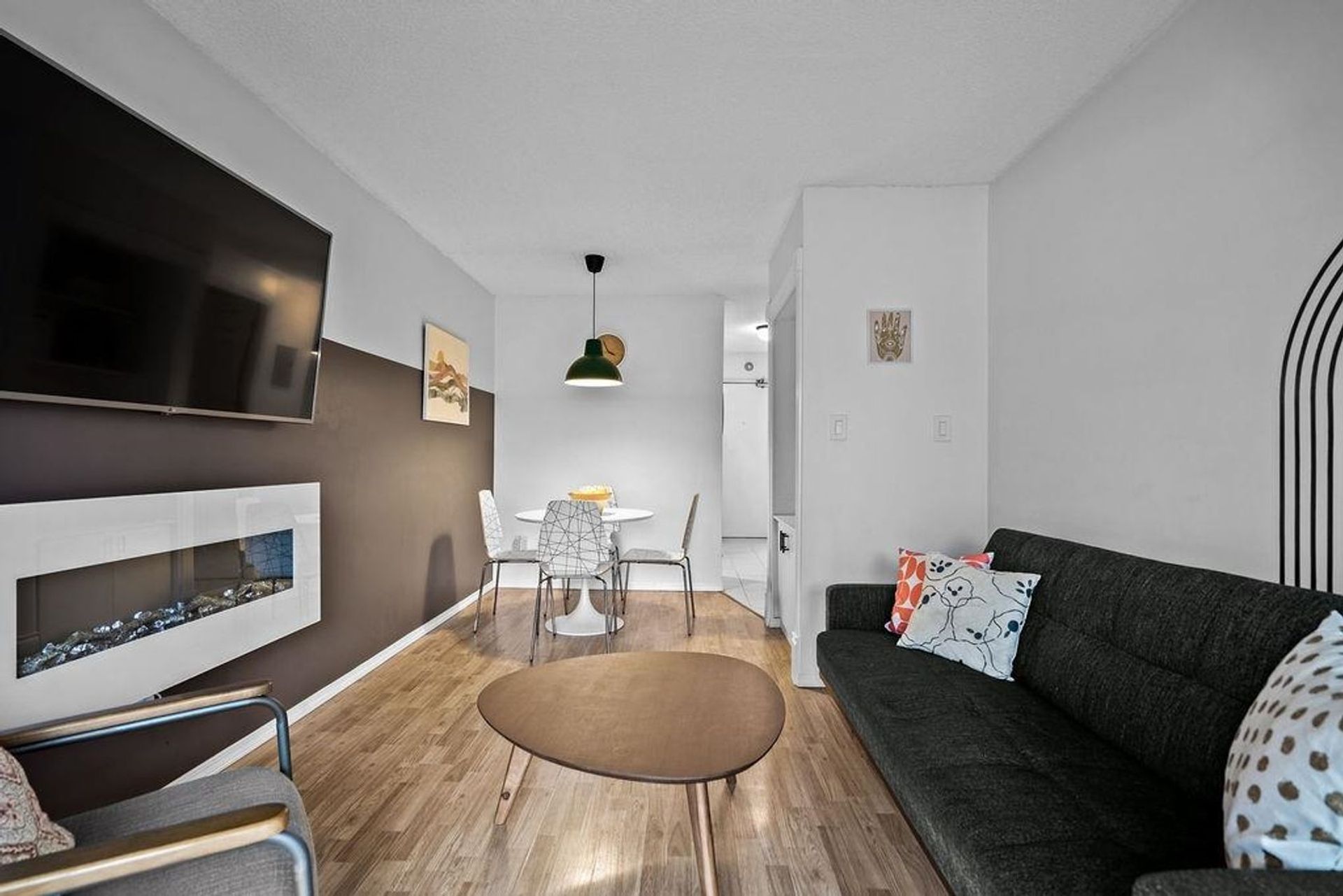 213 - 1440 E Broadway, Grandview Woodland, Vancouver East - 1440-e-broadway-grandview-woodland-vancouver-east-04 213 - 1440 E Broadway, Grandview Woodland, Vancouver East - 1440-e-broadway-grandview-woodland-vancouver-east-04